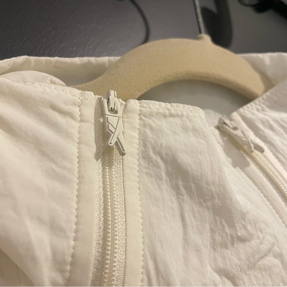 NWT Reebok Heritage Off-white Coverup (SM) - Picture 7 of 16